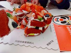 莓莓红丝绒多重享受夹层裸蛋糕-熊猫不走生日蛋糕(东城店)