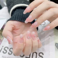 -七彩虹美甲美睫 半永久