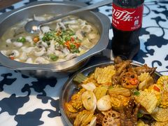 -何哥鲜鱼餐厅(龙湖花园店)