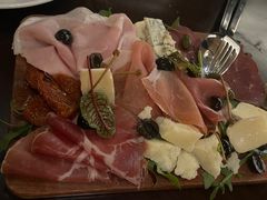 -卡佩罗意大利餐厅及酒吧Al Cappello Trattoria