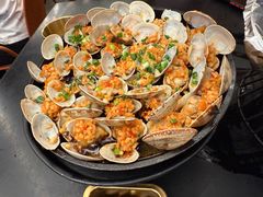 铁板烤鲜活花甲王-何师烧烤Pro ·小龙虾·江湖川菜·精酿啤酒(太古里店)