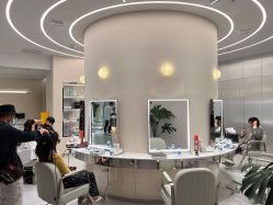 -PE SALON