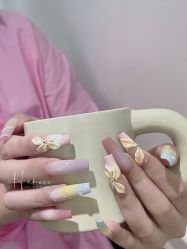 -花岐款式专研健康美甲沙龙