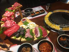 -青瓦炭韩潮烤肉(花园道店)