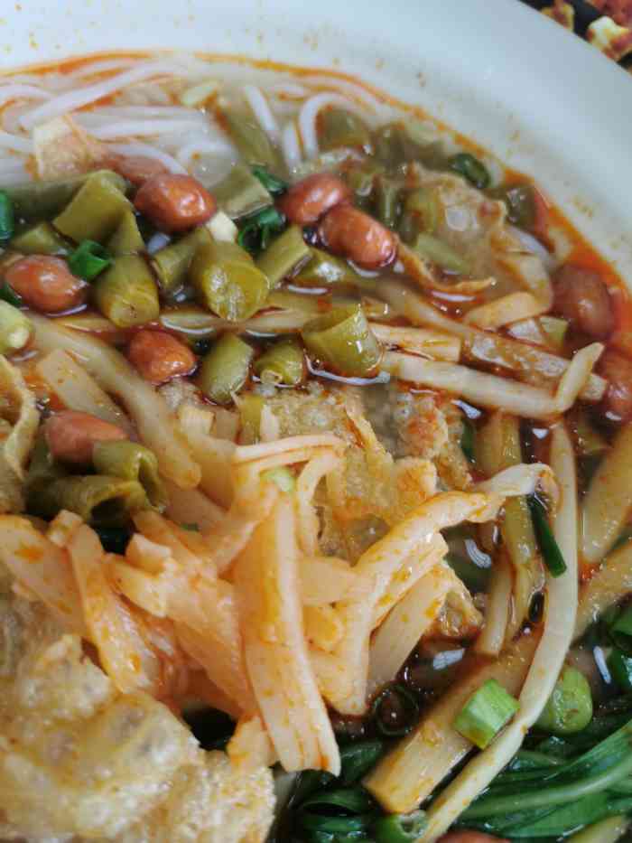 军元柳州螺蛳粉(紫荆路店)-"东西好吃,又不贵,服务态度又好,必须好评.