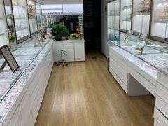 -翰佐蔡司小乐圆·依视路星趣控·暴龙眼镜折扣店
