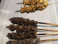 -三个大叔烤羊肉串·歌手驻唱·碳烤鲜肉(西三旗店)