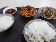 -董哥山城碗碗香(美专校街店)