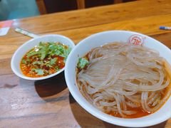 -万记麻辣烫国展总店