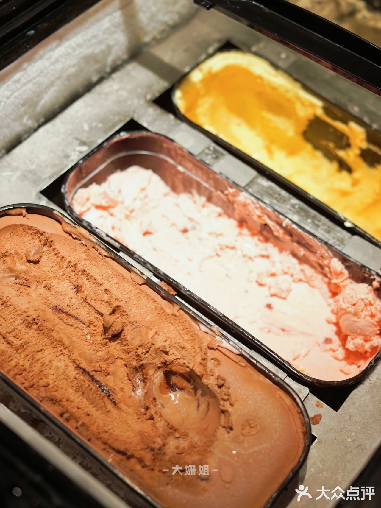 新品来啦，在比格比萨自助实现芝士瀑布配炸鸡🍗