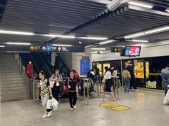 -陆家浜路(地铁站)