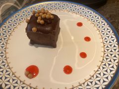 -LES ELITES 英集荟(南京西路店)