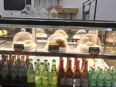 面包甜点陈列柜-HELLO 27 意面·沙拉·帕尼尼