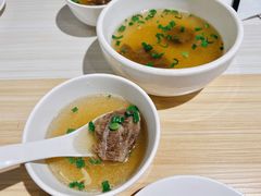 清炖牛肉汤-台北楚楚园馅饼粥(虹桥南丰城店)
