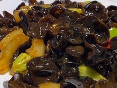-老码头黑皮肘子锅包肉(赣水路店)