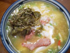 自制豆花牛肉龙柏芽汤饭-陈炉印象