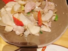 杏鲍菇竹耳爽肉片-十三式重庆江湖菜(金茂览秀城店)