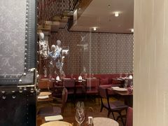 -文艺复兴百货(米兰大教堂广场店)