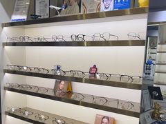 -视野联行眼镜•蔡司•依视路(温江店)