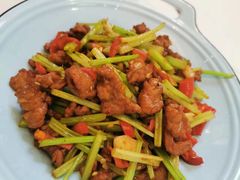 -阿瓦山寨·湘菜现炒·剁椒鱼头王(咸阳总店)