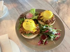 疯狂手撕牛肉班尼迪克蛋-The Rug(三里屯店)