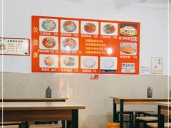 大堂-老字号杨坡红油米线腊汁肉夹馍(东四道巷店)
