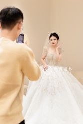 -曼青婚纱礼服馆