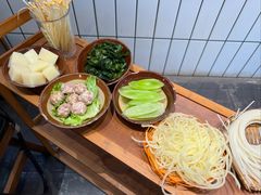 -黔有有贵州酸汤夺夺粉火锅(五味十字店)