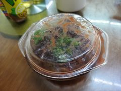 -胡子饮食店