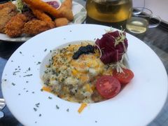 -layback cafe & bar