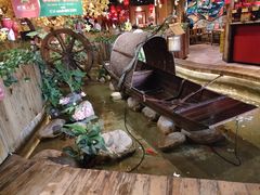 -老滇山寨•云南特色菜•地方菜•民族风情歌舞表演(金碧店)