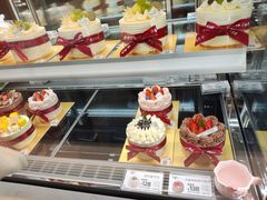 -花花卷卷·鲜食蛋糕(静安久光百货店)