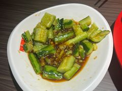 京城拍黄瓜-胖哥俩肉蟹煲(杭州大厦中央广场店)