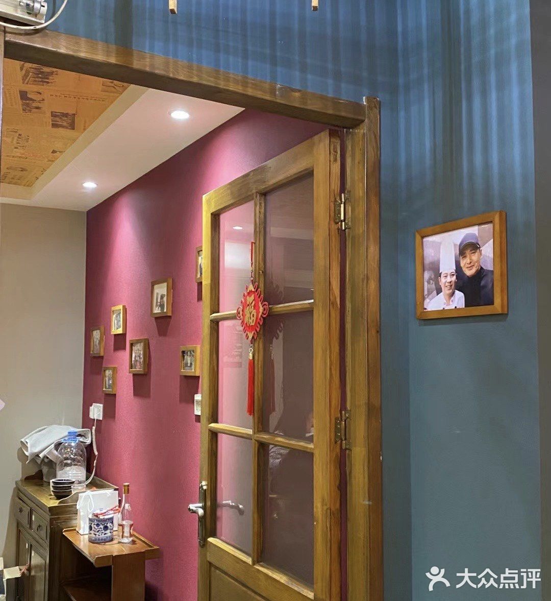 天冷的第一顿火锅，选在南门涮肉，一直排队，得早来