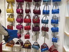 -Longchamp(佛罗伦萨小镇奥特莱斯店)