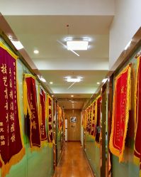 -苗医生专业祛痘·皮肤管理