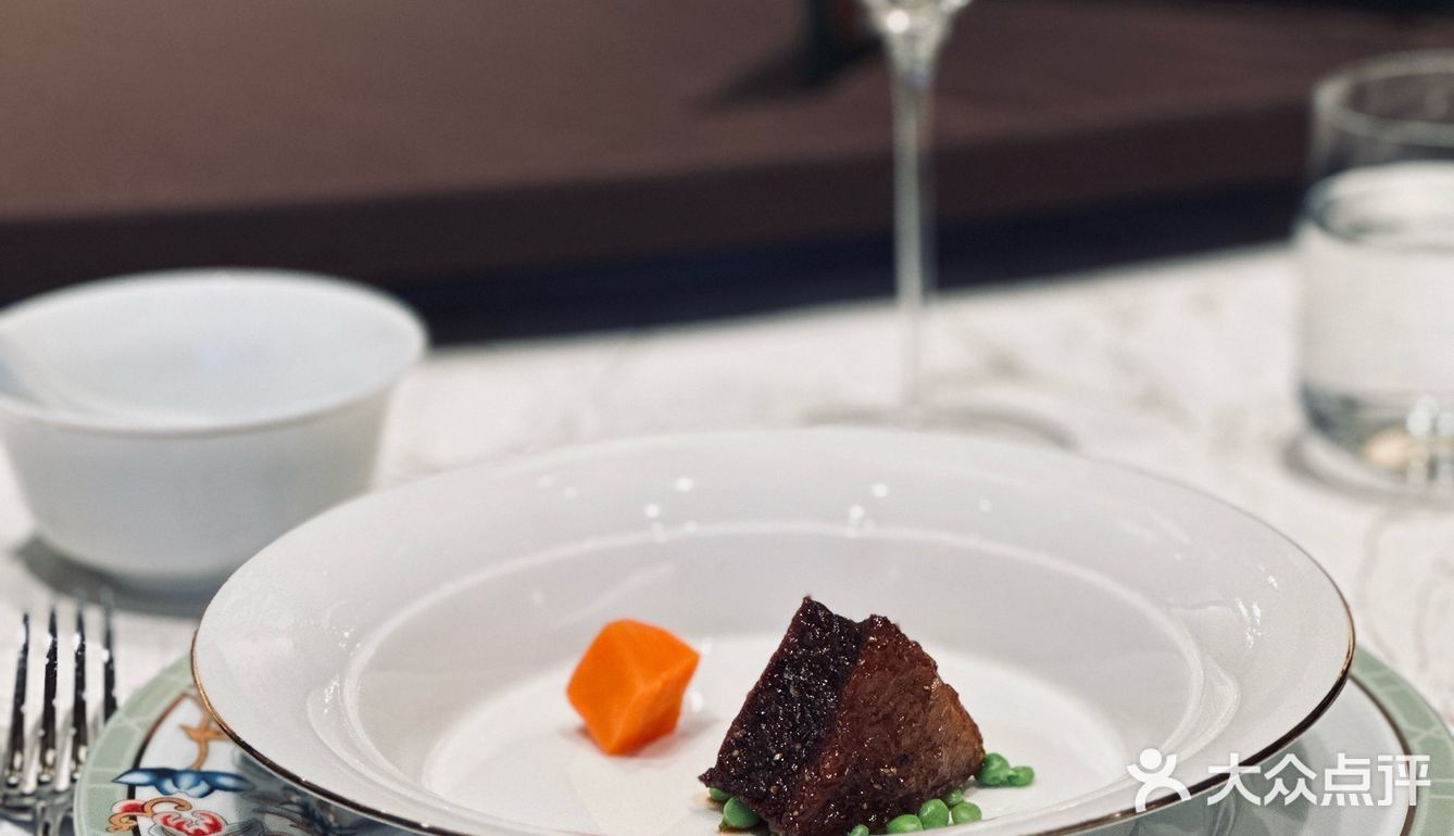 福州酒店中餐厅的天花板？