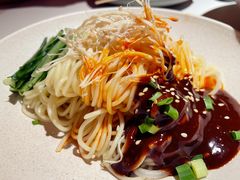 鸡丝凉面-麻六记(新天地店)