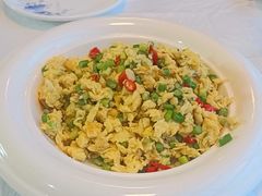 -红栌温泉山庄生态美食餐厅