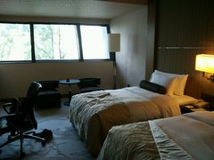 -上海滴水湖皇冠假日酒店