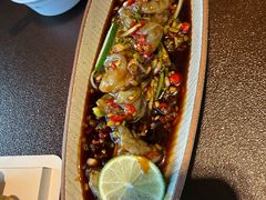 -曼听小寨海鲜烧烤·大连辣炒大王(盖州街店)