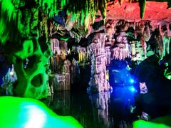 -泰安地下龙宫景区