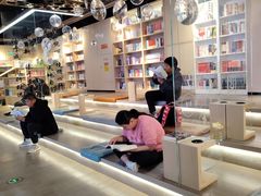 -新华书店(泉城路店)