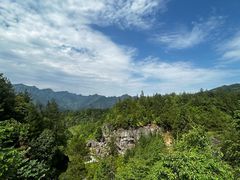 -梭布垭石林景区