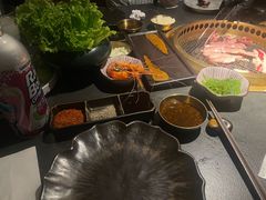 -铭牛烧肉·和牛海鲜自助(高新月牙湖店)