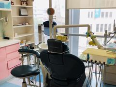 -瑞尔齿科(南京东路名人诊所)