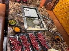 -牛里牛气· 榴莲海鲜鲜牛肉自助火锅·烤肉(横岗店)
