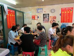 等位区-小胡子祥彪烧烤(北湖总店)