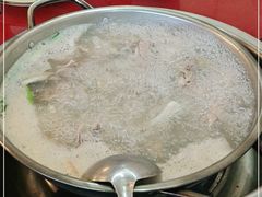 -老石黑山羊毛驴肉火锅(金凯广场店)