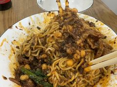 豌杂小面加肥肠-花市豌杂面(民生路店)